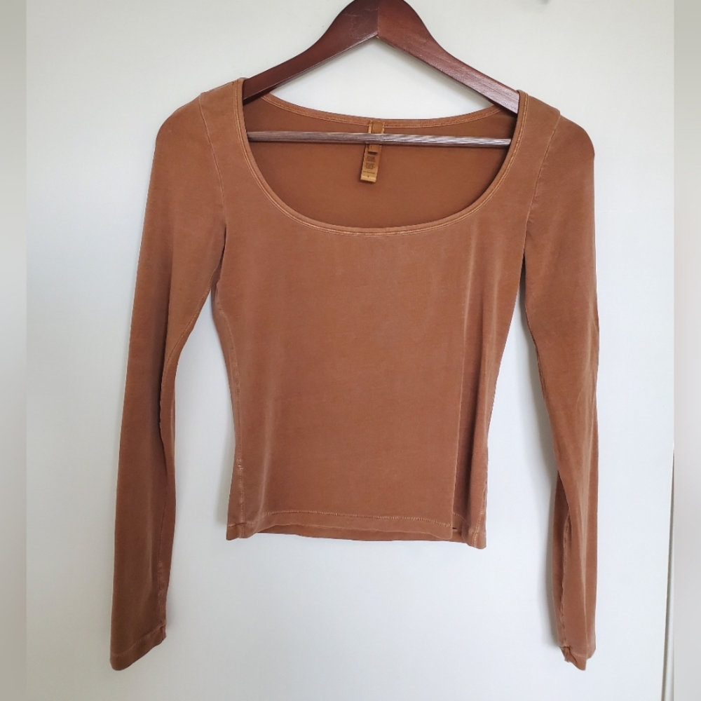 SKIMS Long Sleeve Top in Tan